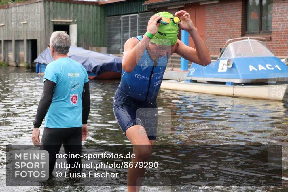 31.08.2025 - Elbe Triathlon Hamburg Luisa Fischer http://msf.ph/oto/8679290 31.08.2025 12:46:51 Schwimmen 1701, 1714, 1724 meine-sportfotos.de