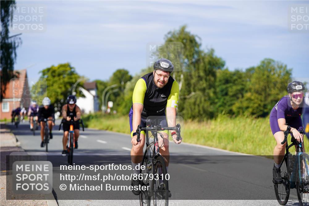 31.08.2025 - Elbe Triathlon Hamburg Michael Burmester http://msf.ph/oto/8679310 31.08.2025 10:38:18 Radfahren 824, 832, 844, 965, 1016, 1047, 1048, 1152 meine-sportfotos.de