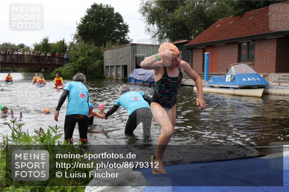 31.08.2025 - Elbe Triathlon Hamburg Luisa Fischer http://msf.ph/oto/8679312 31.08.2025 12:47:06 Schwimmen 1703, 1705, 1713, 1722, 1723, 1725 meine-sportfotos.de