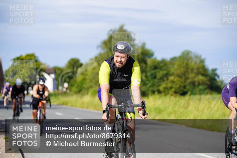31.08.2025 - Elbe Triathlon Hamburg Michael Burmester http://msf.ph/oto/8679314 31.08.2025 10:38:18 Radfahren 824, 832, 844, 965, 1016, 1047, 1048, 1152 meine-sportfotos.de