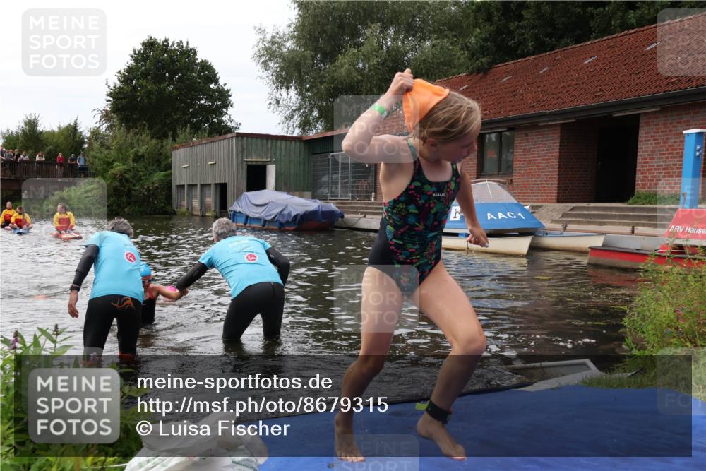 31.08.2025 - Elbe Triathlon Hamburg Luisa Fischer http://msf.ph/oto/8679315 31.08.2025 12:47:06 Schwimmen 1703, 1705, 1713, 1722, 1723, 1725 meine-sportfotos.de