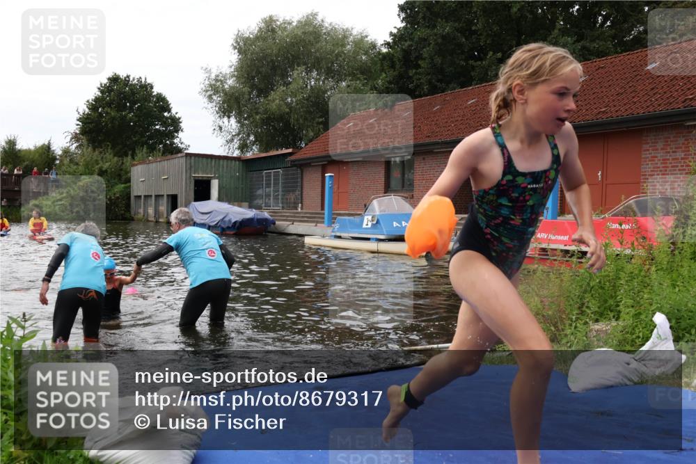 31.08.2025 - Elbe Triathlon Hamburg Luisa Fischer http://msf.ph/oto/8679317 31.08.2025 12:47:06 Schwimmen 1703, 1705, 1713, 1722, 1723, 1725 meine-sportfotos.de