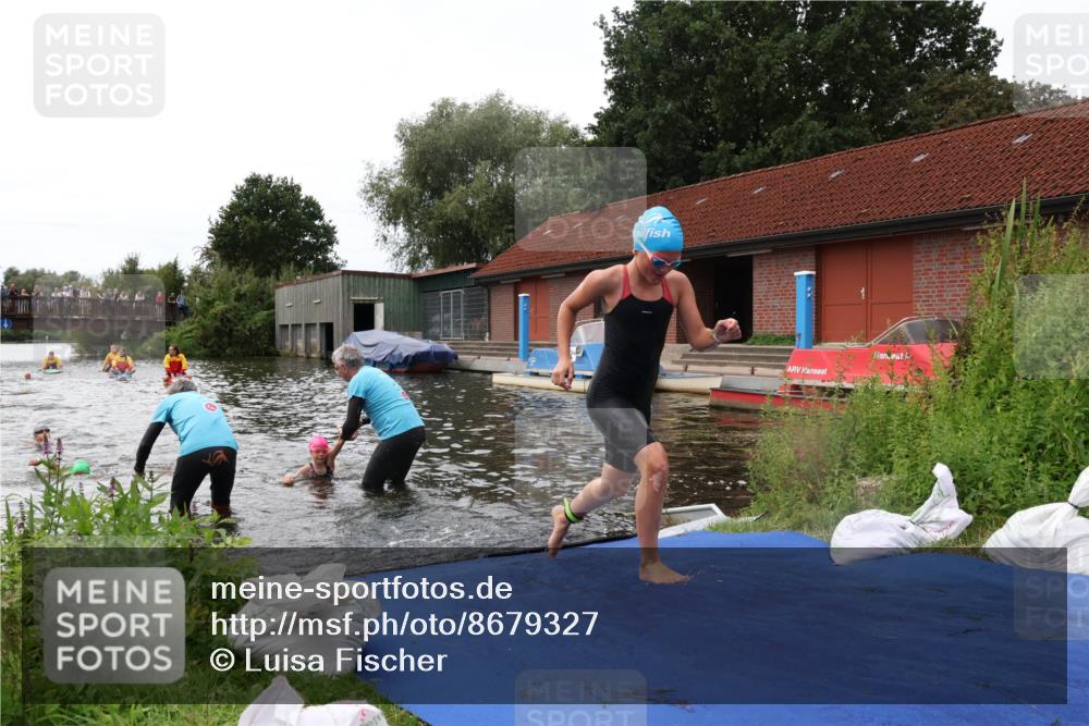 31.08.2025 - Elbe Triathlon Hamburg Luisa Fischer http://msf.ph/oto/8679327 31.08.2025 12:47:10 Schwimmen 1705, 1707, 1713, 1722, 1723, 1725 meine-sportfotos.de