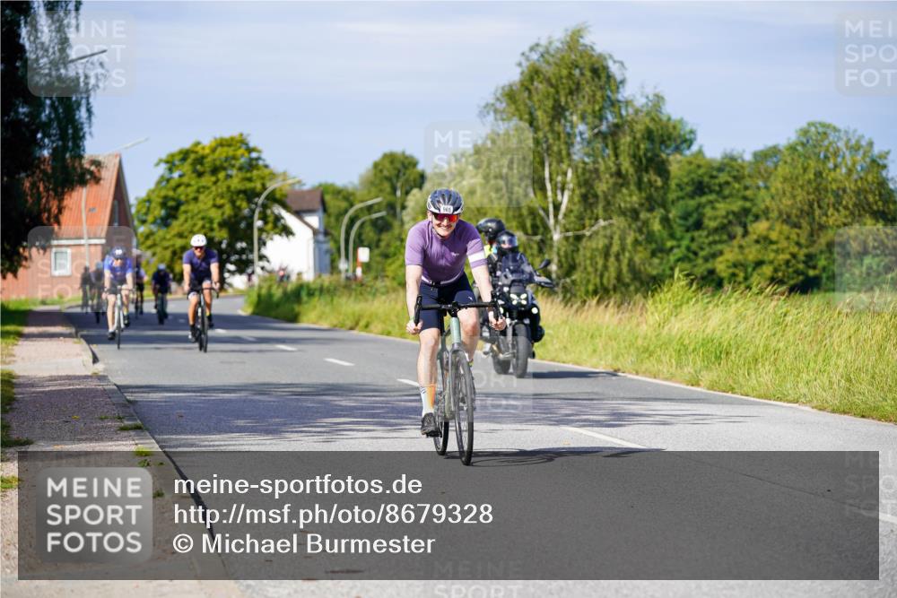 31.08.2025 - Elbe Triathlon Hamburg Michael Burmester http://msf.ph/oto/8679328 31.08.2025 10:38:22 Radfahren 824, 832, 844, 942, 965, 1106, 1152 meine-sportfotos.de