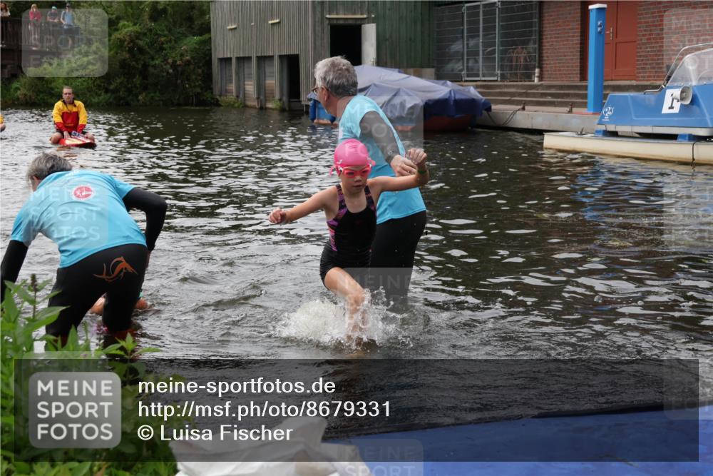 31.08.2025 - Elbe Triathlon Hamburg Luisa Fischer http://msf.ph/oto/8679331 31.08.2025 12:47:12 Schwimmen 1705, 1707, 1713, 1723, 1725 meine-sportfotos.de