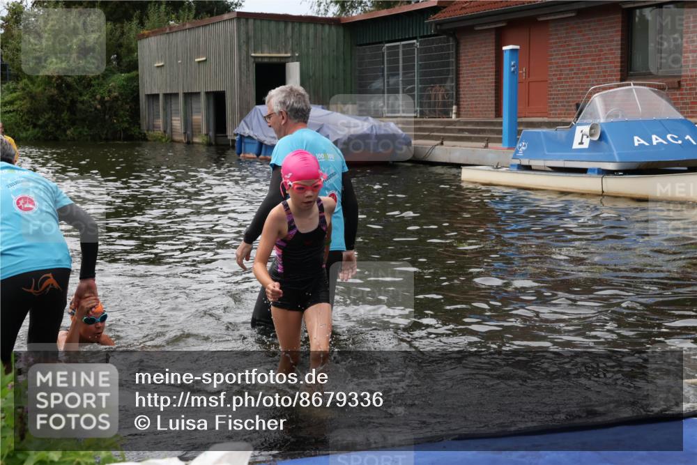 31.08.2025 - Elbe Triathlon Hamburg Luisa Fischer http://msf.ph/oto/8679336 31.08.2025 12:47:12 Schwimmen 1705, 1707, 1713, 1723, 1725 meine-sportfotos.de