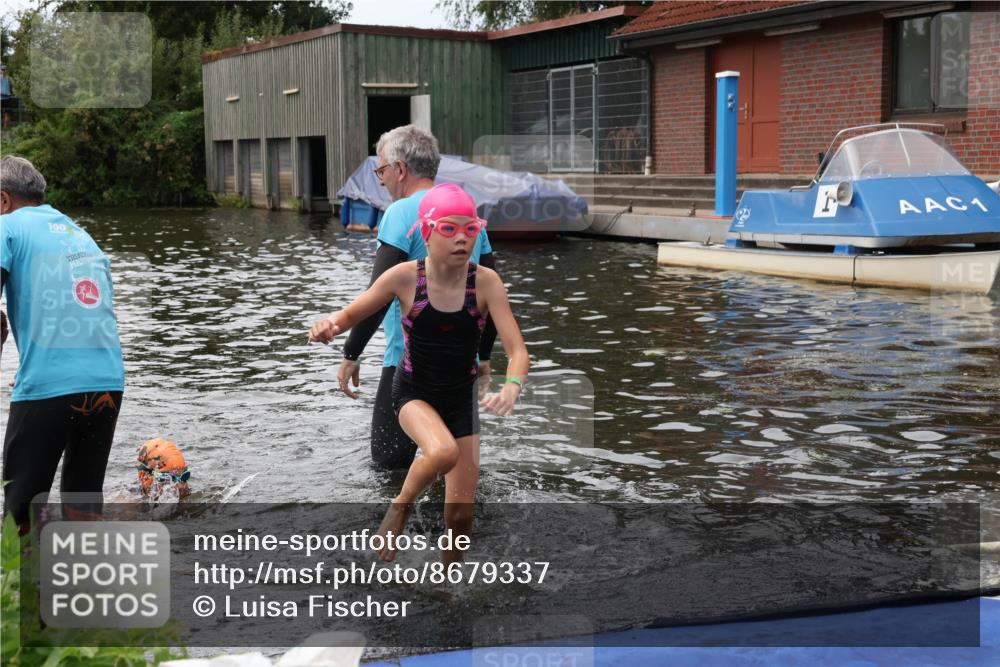 31.08.2025 - Elbe Triathlon Hamburg Luisa Fischer http://msf.ph/oto/8679337 31.08.2025 12:47:13 Schwimmen 1705, 1707, 1713, 1723, 1725 meine-sportfotos.de