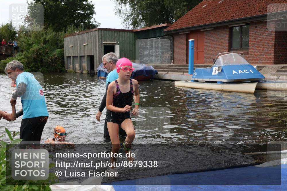 31.08.2025 - Elbe Triathlon Hamburg Luisa Fischer http://msf.ph/oto/8679338 31.08.2025 12:47:13 Schwimmen 1705, 1707, 1713, 1723, 1725 meine-sportfotos.de