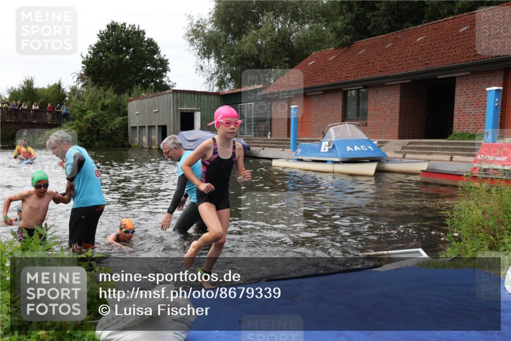 31.08.2025 - Elbe Triathlon Hamburg Luisa Fischer http://msf.ph/oto/8679339 31.08.2025 12:47:13 Schwimmen 1705, 1707, 1713, 1723, 1725 meine-sportfotos.de