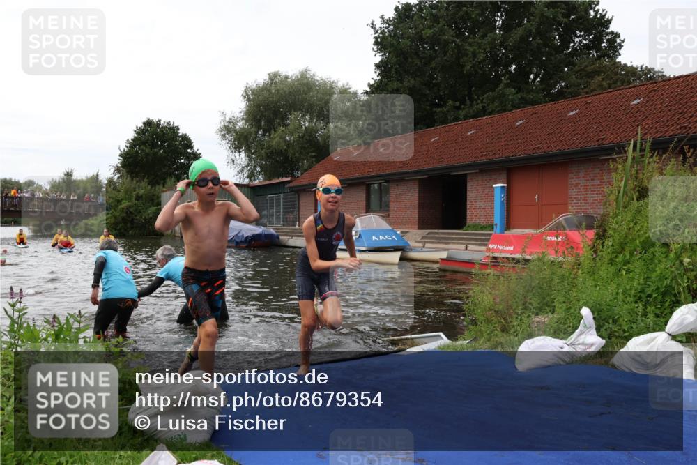 31.08.2025 - Elbe Triathlon Hamburg Luisa Fischer http://msf.ph/oto/8679354 31.08.2025 12:47:16 Schwimmen 1705, 1707, 1709, 1713, 1725 meine-sportfotos.de
