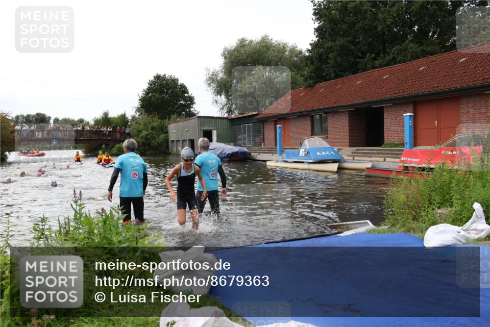 31.08.2025 - Elbe Triathlon Hamburg Luisa Fischer http://msf.ph/oto/8679363 31.08.2025 12:47:18 Schwimmen 1705, 1707, 1709, 1713, 1725 meine-sportfotos.de