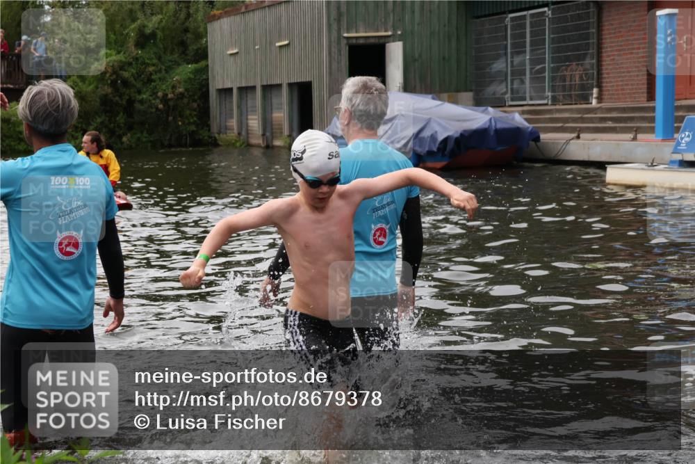 31.08.2025 - Elbe Triathlon Hamburg Luisa Fischer http://msf.ph/oto/8679378 31.08.2025 12:47:23 Schwimmen 1704, 1709 meine-sportfotos.de