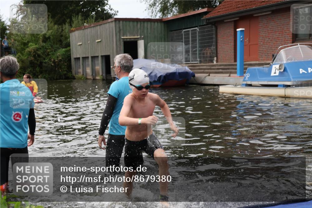 31.08.2025 - Elbe Triathlon Hamburg Luisa Fischer http://msf.ph/oto/8679380 31.08.2025 12:47:23 Schwimmen 1704, 1709 meine-sportfotos.de