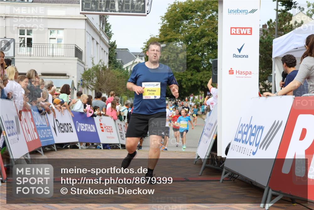 31.08.2025 - 21. Blankeneser Heldenlauf Strokosch-Dieckow http://msf.ph/oto/8679399 31.08.2025 10:25:22 Ziel 2541, 2636, 2383, 2367, 2504 meine-sportfotos.de