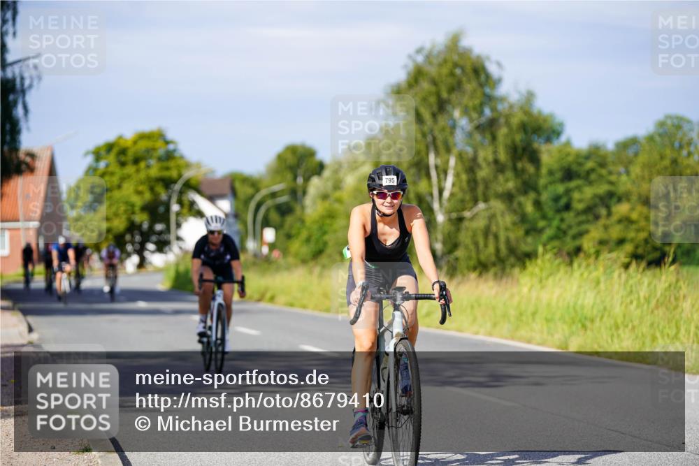 31.08.2025 - Elbe Triathlon Hamburg Michael Burmester http://msf.ph/oto/8679410 31.08.2025 10:38:34 Radfahren 790, 795, 899, 971, 1077, 1201, 1274 meine-sportfotos.de