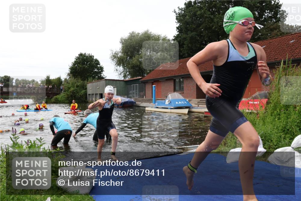 31.08.2025 - Elbe Triathlon Hamburg Luisa Fischer http://msf.ph/oto/8679411 31.08.2025 12:47:38 Schwimmen 1715, 1716, 1718, 1721 meine-sportfotos.de