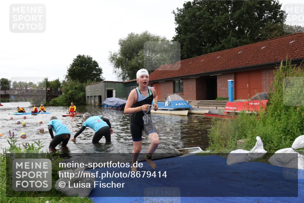 31.08.2025 - Elbe Triathlon Hamburg Luisa Fischer http://msf.ph/oto/8679414 31.08.2025 12:47:39 Schwimmen 1715, 1716, 1717, 1718, 1721 meine-sportfotos.de