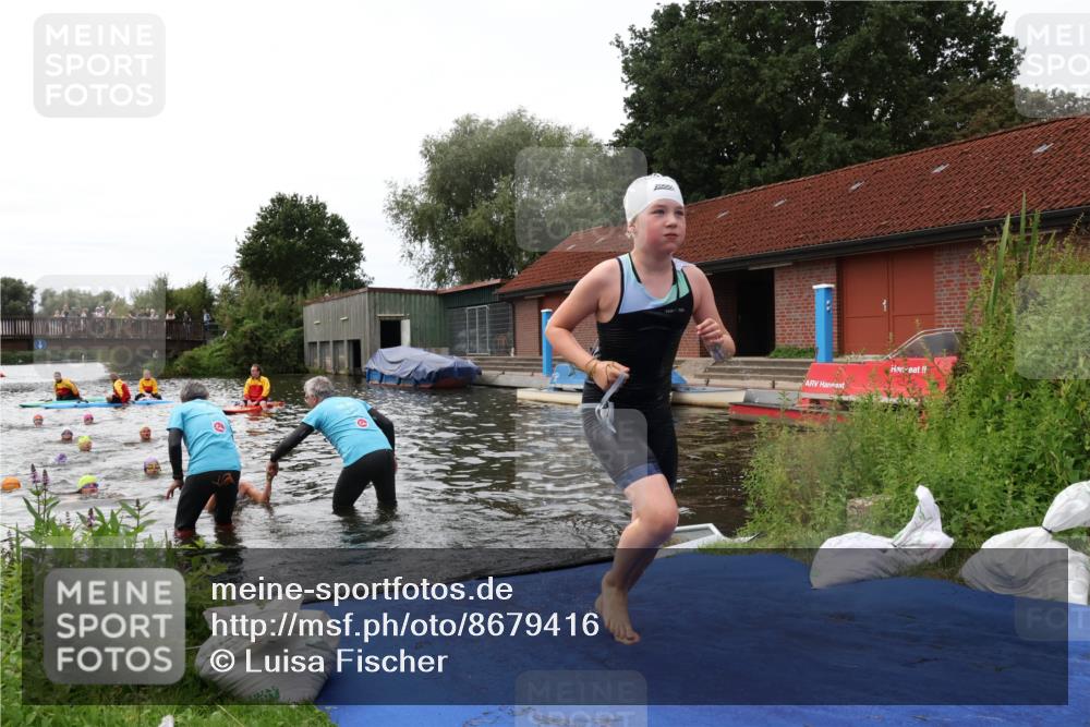 31.08.2025 - Elbe Triathlon Hamburg Luisa Fischer http://msf.ph/oto/8679416 31.08.2025 12:47:39 Schwimmen 1715, 1716, 1717, 1718, 1721 meine-sportfotos.de