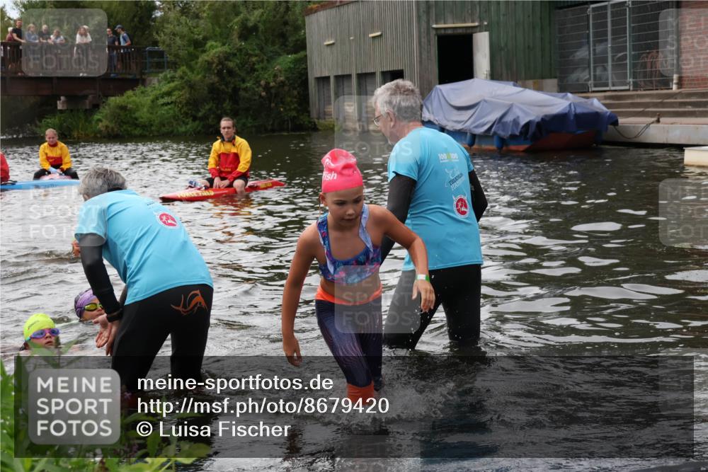 31.08.2025 - Elbe Triathlon Hamburg Luisa Fischer http://msf.ph/oto/8679420 31.08.2025 12:47:41 Schwimmen 1708, 1715, 1716, 1717, 1718, 1721 meine-sportfotos.de