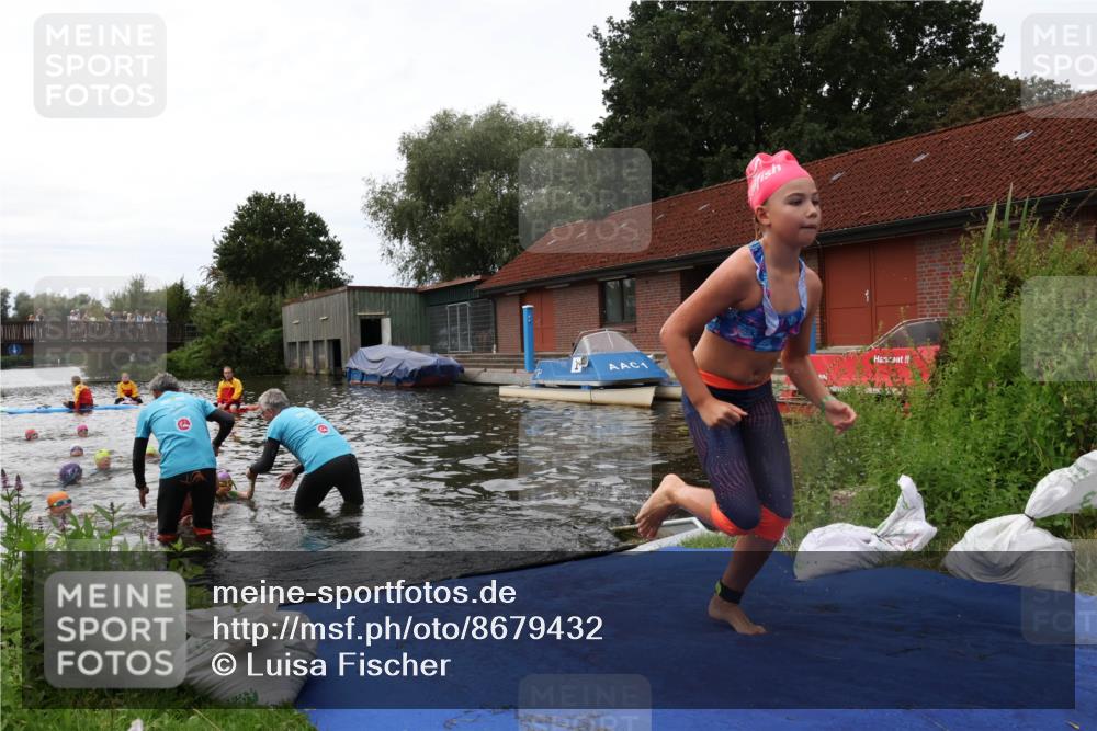 31.08.2025 - Elbe Triathlon Hamburg Luisa Fischer http://msf.ph/oto/8679432 31.08.2025 12:47:44 Schwimmen 1700, 1702, 1708, 1716, 1717, 1718 meine-sportfotos.de
