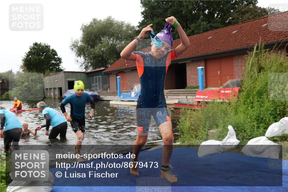 31.08.2025 - Elbe Triathlon Hamburg Luisa Fischer http://msf.ph/oto/8679473 31.08.2025 12:47:53 Schwimmen 1700, 1702, 1708, 1710, 1717, 1719 meine-sportfotos.de