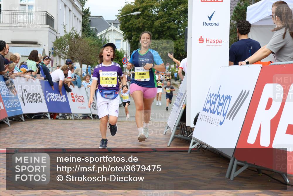 31.08.2025 - 21. Blankeneser Heldenlauf Strokosch-Dieckow http://msf.ph/oto/8679475 31.08.2025 10:31:17 Ziel 2437, 2324, 2551, 2121, 2307, 2649, 2647, 2399, 2103 meine-sportfotos.de