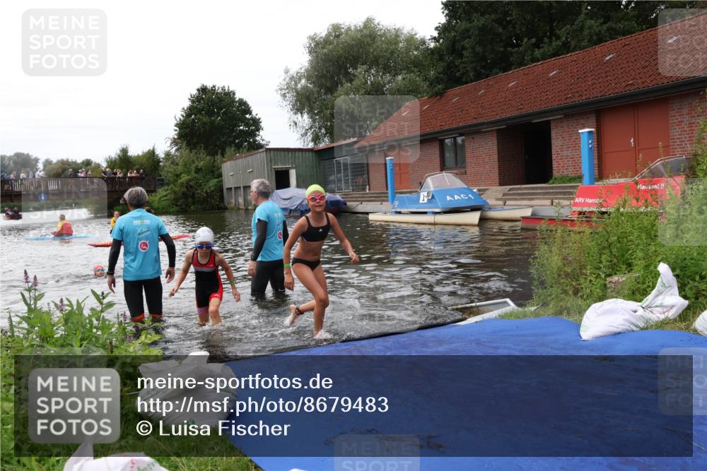 31.08.2025 - Elbe Triathlon Hamburg Luisa Fischer http://msf.ph/oto/8679483 31.08.2025 12:47:56 Schwimmen 1700, 1702, 1710, 1719 meine-sportfotos.de
