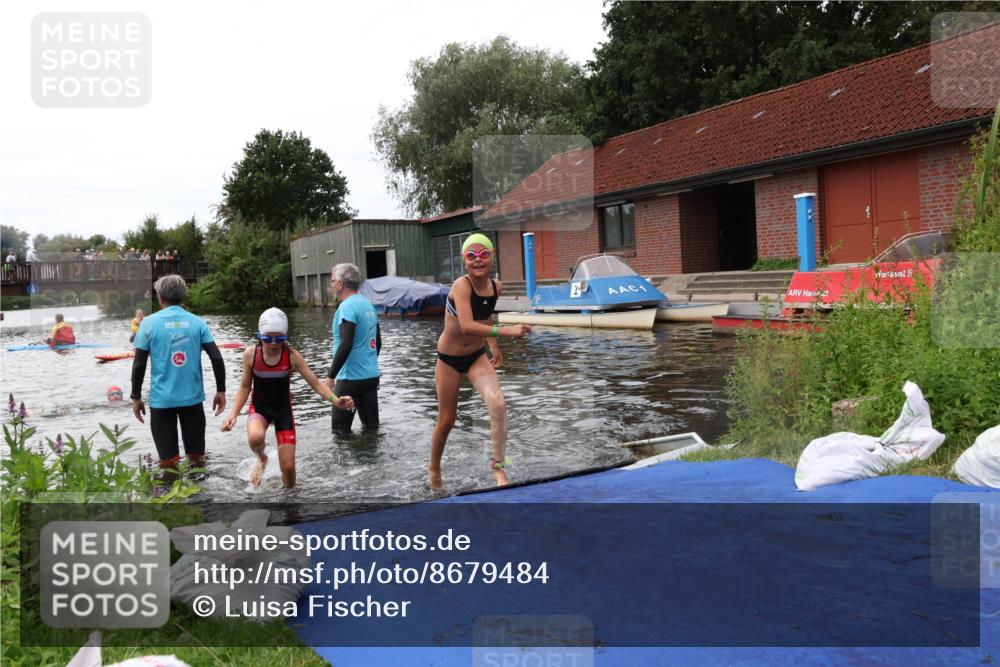 31.08.2025 - Elbe Triathlon Hamburg Luisa Fischer http://msf.ph/oto/8679484 31.08.2025 12:47:56 Schwimmen 1700, 1702, 1710, 1719 meine-sportfotos.de