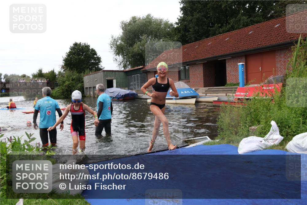 31.08.2025 - Elbe Triathlon Hamburg Luisa Fischer http://msf.ph/oto/8679486 31.08.2025 12:47:56 Schwimmen 1700, 1702, 1710, 1719 meine-sportfotos.de