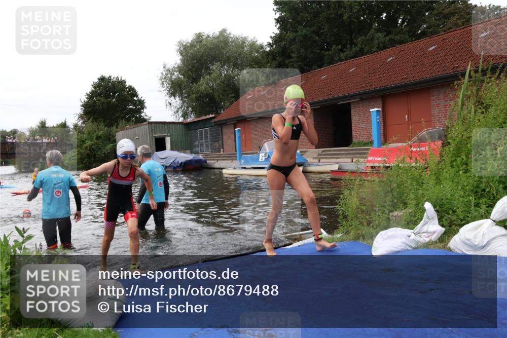 31.08.2025 - Elbe Triathlon Hamburg Luisa Fischer http://msf.ph/oto/8679488 31.08.2025 12:47:57 Schwimmen 1700, 1710, 1719, 1720 meine-sportfotos.de