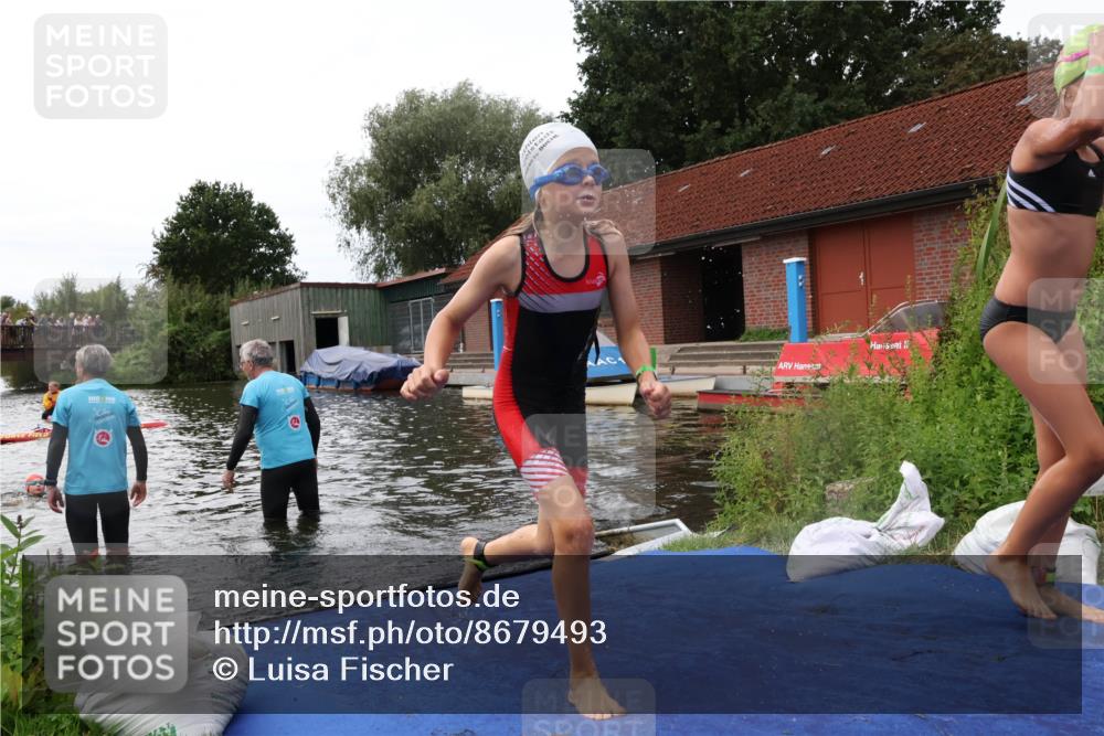 31.08.2025 - Elbe Triathlon Hamburg Luisa Fischer http://msf.ph/oto/8679493 31.08.2025 12:47:58 Schwimmen 1706, 1710, 1712, 1719, 1720 meine-sportfotos.de