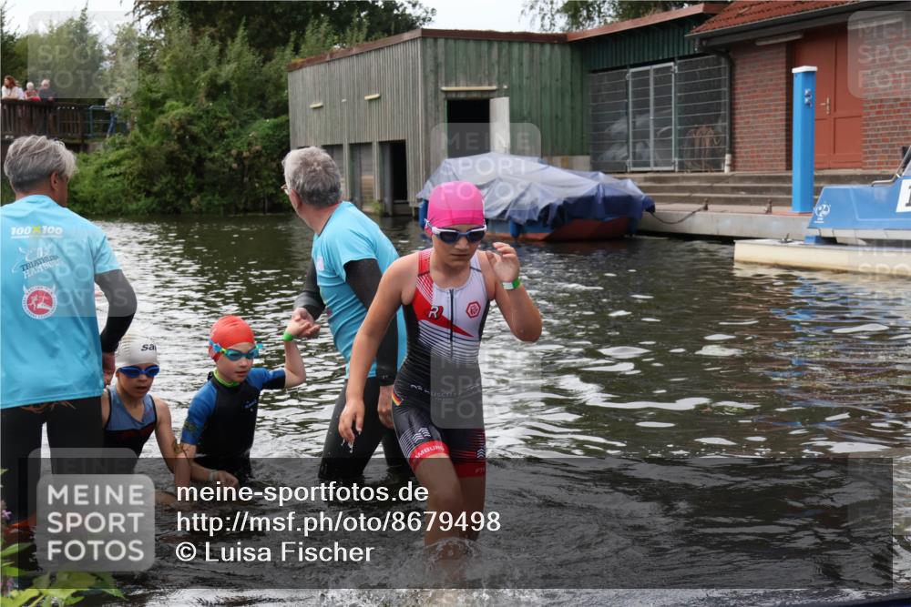 31.08.2025 - Elbe Triathlon Hamburg Luisa Fischer http://msf.ph/oto/8679498 31.08.2025 12:48:05 Schwimmen 1706, 1712, 1720 meine-sportfotos.de