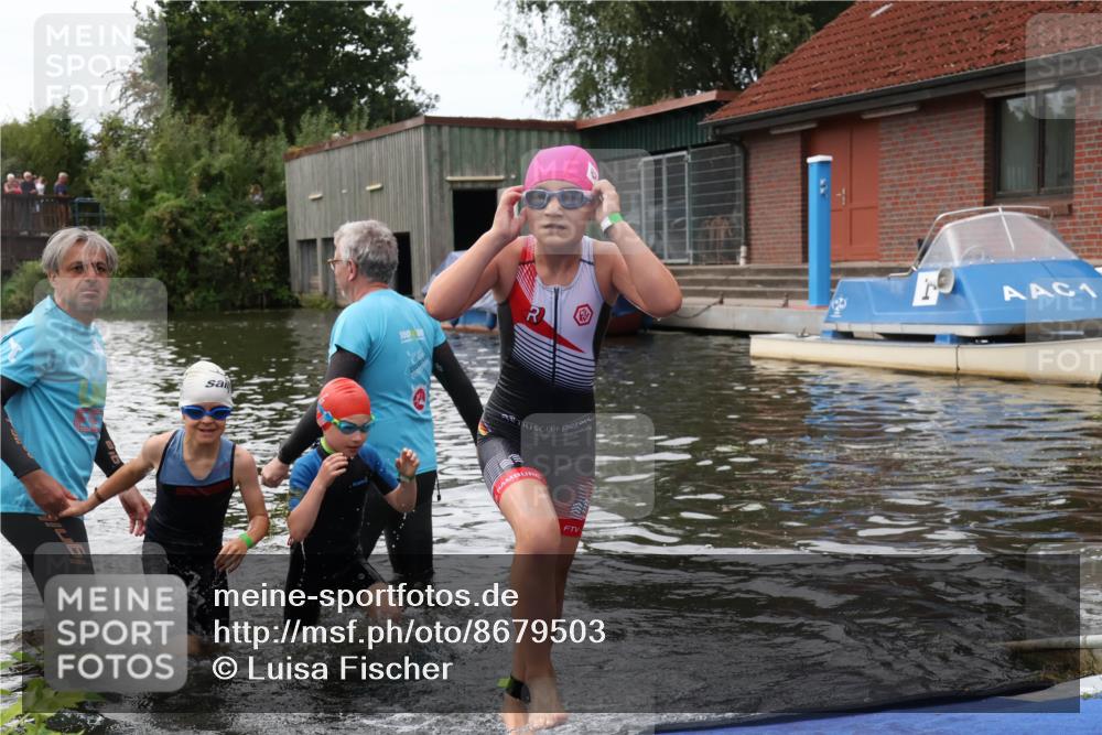 31.08.2025 - Elbe Triathlon Hamburg Luisa Fischer http://msf.ph/oto/8679503 31.08.2025 12:48:06 Schwimmen 1706, 1712, 1720 meine-sportfotos.de