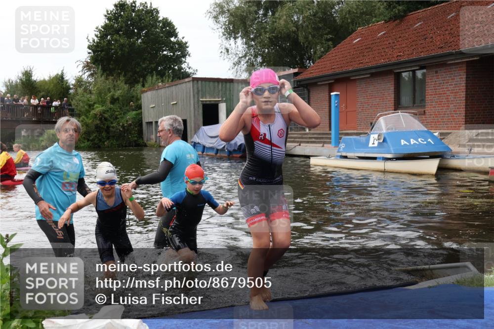 31.08.2025 - Elbe Triathlon Hamburg Luisa Fischer http://msf.ph/oto/8679505 31.08.2025 12:48:06 Schwimmen 1706, 1712, 1720 meine-sportfotos.de