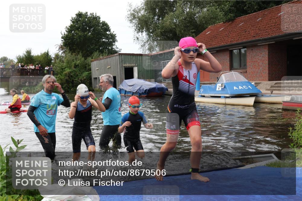 31.08.2025 - Elbe Triathlon Hamburg Luisa Fischer http://msf.ph/oto/8679506 31.08.2025 12:48:06 Schwimmen 1706, 1712, 1720 meine-sportfotos.de
