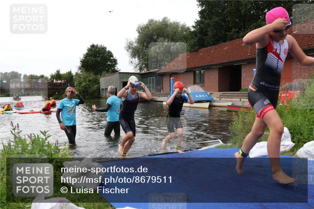 31.08.2025 - Elbe Triathlon Hamburg Luisa Fischer http://msf.ph/oto/8679511 31.08.2025 12:48:07 Schwimmen 1706, 1712, 1720 meine-sportfotos.de