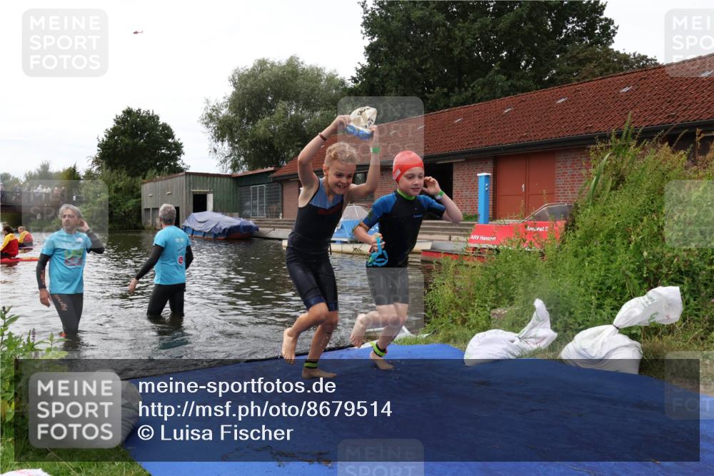 31.08.2025 - Elbe Triathlon Hamburg Luisa Fischer http://msf.ph/oto/8679514 31.08.2025 12:48:08 Schwimmen 1706, 1712, 1720 meine-sportfotos.de