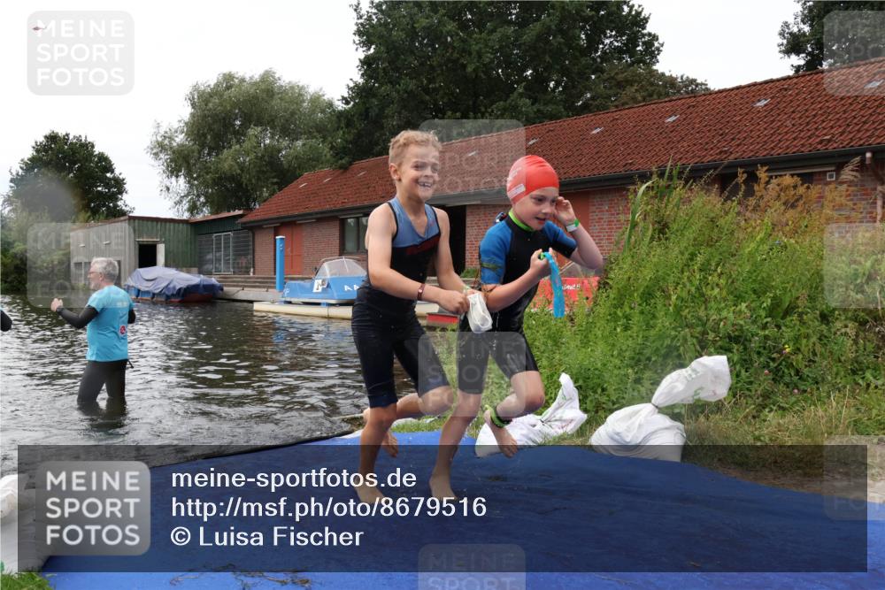 31.08.2025 - Elbe Triathlon Hamburg Luisa Fischer http://msf.ph/oto/8679516 31.08.2025 12:48:08 Schwimmen 1706, 1712, 1720 meine-sportfotos.de