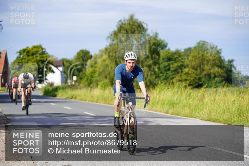 31.08.2025 - Elbe Triathlon Hamburg Michael Burmester http://msf.ph/oto/8679518 31.08.2025 10:38:57 Radfahren 995, 996, 1018, 1122 meine-sportfotos.de