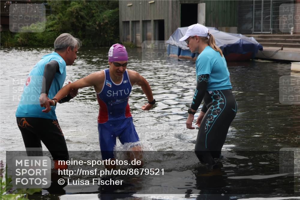 31.08.2025 - Elbe Triathlon Hamburg Luisa Fischer http://msf.ph/oto/8679521 31.08.2025 14:02:23 Schwimmen 153, 159 meine-sportfotos.de