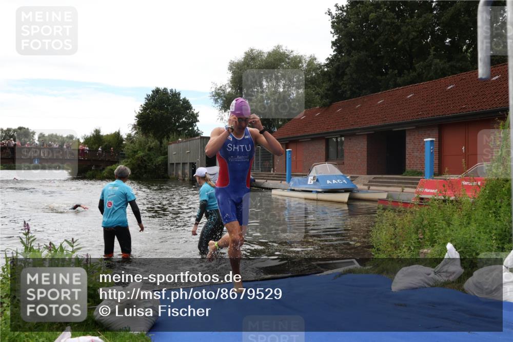 31.08.2025 - Elbe Triathlon Hamburg Luisa Fischer http://msf.ph/oto/8679529 31.08.2025 14:02:24 Schwimmen 153, 159 meine-sportfotos.de