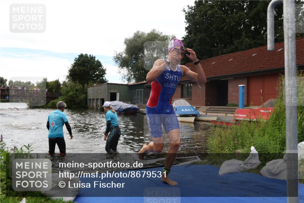 31.08.2025 - Elbe Triathlon Hamburg Luisa Fischer http://msf.ph/oto/8679531 31.08.2025 14:02:24 Schwimmen 153, 159 meine-sportfotos.de