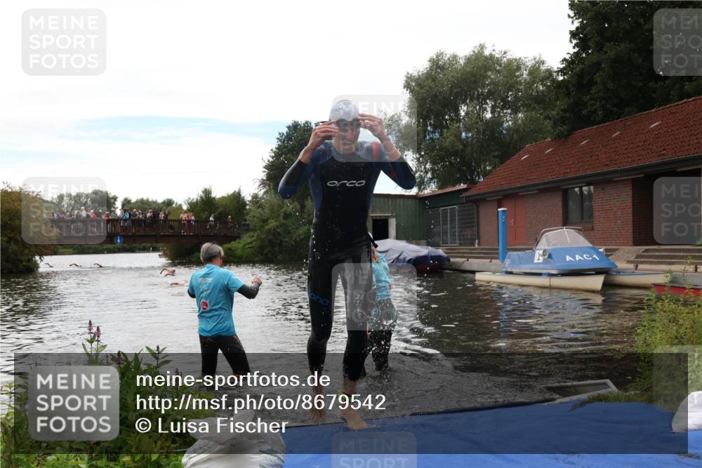 31.08.2025 - Elbe Triathlon Hamburg Luisa Fischer http://msf.ph/oto/8679542 31.08.2025 14:02:33 Schwimmen 159 meine-sportfotos.de