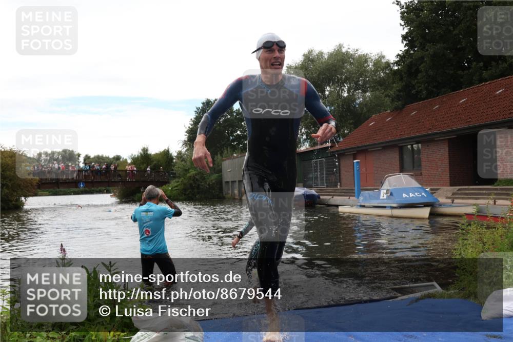31.08.2025 - Elbe Triathlon Hamburg Luisa Fischer http://msf.ph/oto/8679544 31.08.2025 14:02:33 Schwimmen 159 meine-sportfotos.de