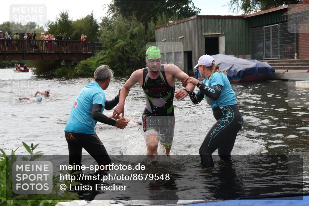 31.08.2025 - Elbe Triathlon Hamburg Luisa Fischer http://msf.ph/oto/8679548 31.08.2025 14:02:44 Schwimmen 133, 137 meine-sportfotos.de