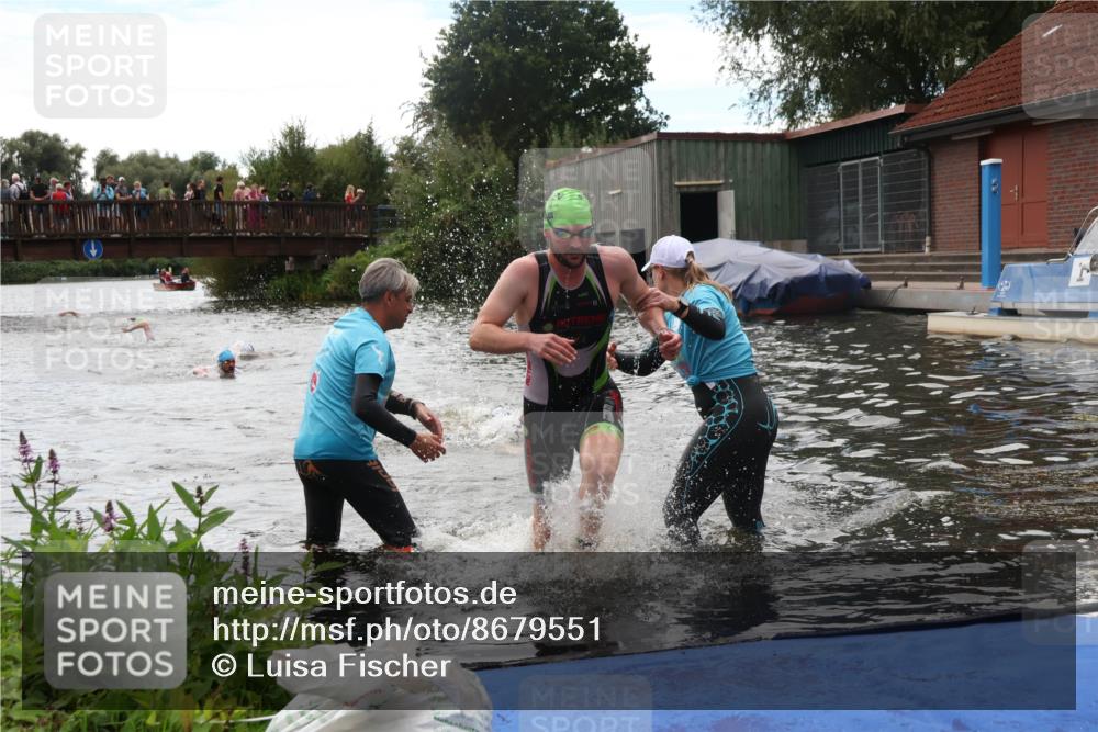 31.08.2025 - Elbe Triathlon Hamburg Luisa Fischer http://msf.ph/oto/8679551 31.08.2025 14:02:45 Schwimmen 133, 137 meine-sportfotos.de
