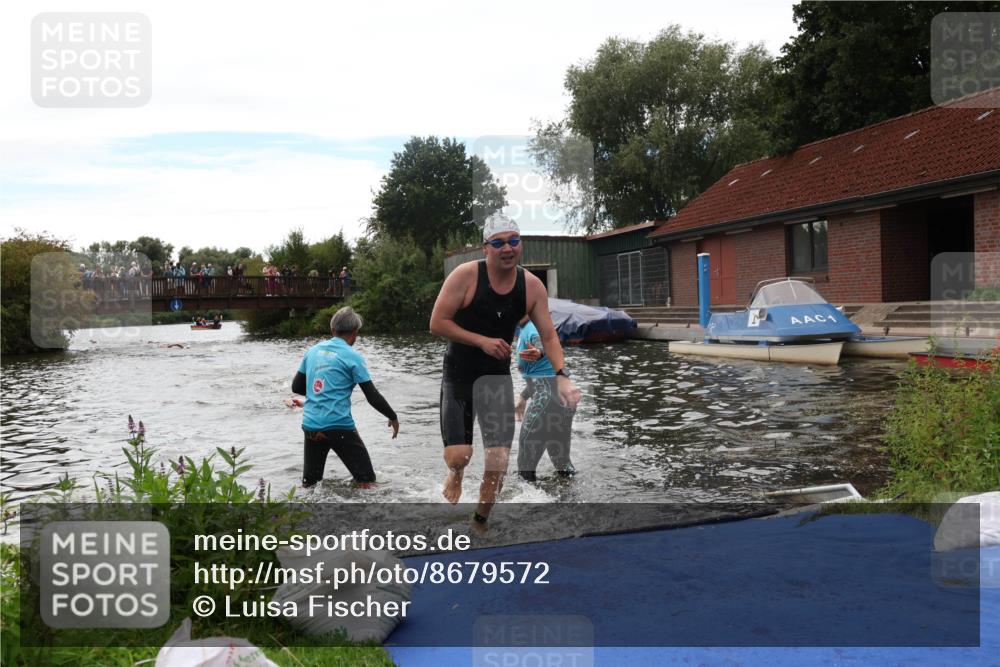 31.08.2025 - Elbe Triathlon Hamburg Luisa Fischer http://msf.ph/oto/8679572 31.08.2025 14:02:51 Schwimmen 137, 160 meine-sportfotos.de