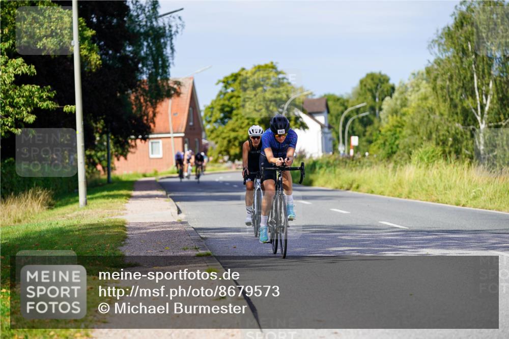 31.08.2025 - Elbe Triathlon Hamburg Michael Burmester http://msf.ph/oto/8679573 31.08.2025 10:39:13 Radfahren 842, 871, 979 meine-sportfotos.de