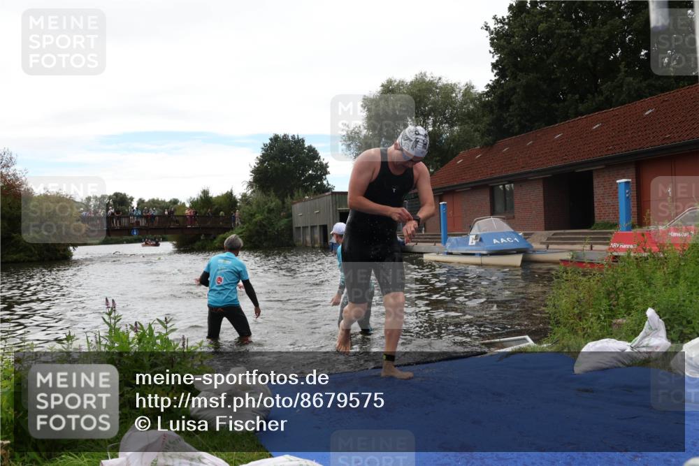 31.08.2025 - Elbe Triathlon Hamburg Luisa Fischer http://msf.ph/oto/8679575 31.08.2025 14:02:51 Schwimmen 137, 160 meine-sportfotos.de