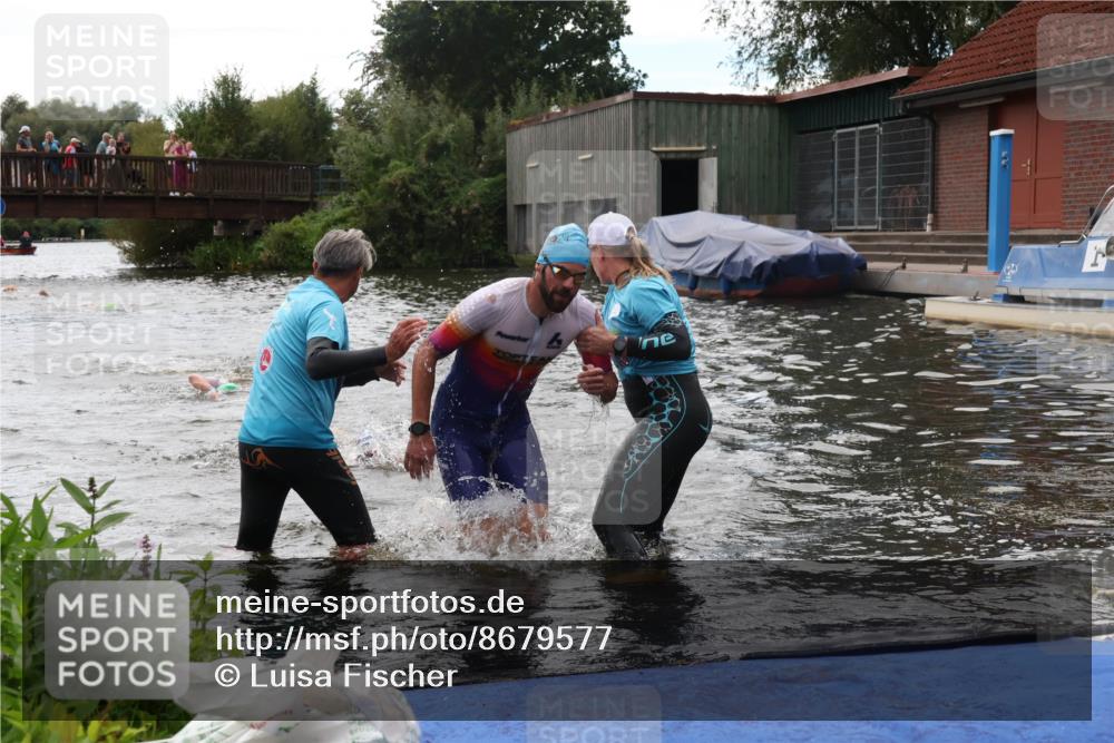 31.08.2025 - Elbe Triathlon Hamburg Luisa Fischer http://msf.ph/oto/8679577 31.08.2025 14:02:57 Schwimmen 122, 148, 160 meine-sportfotos.de